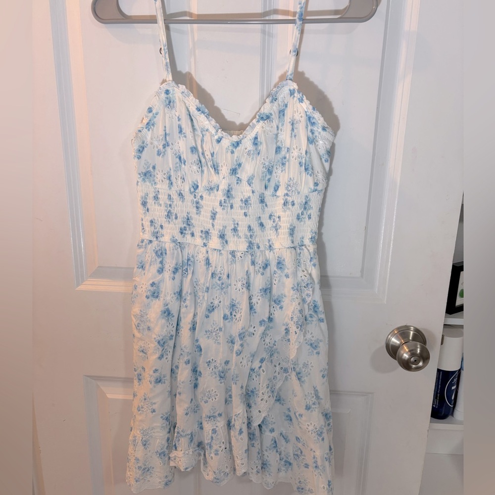 White and blue dress. Size M